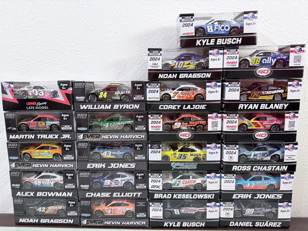 値下 京商 ライオネル 1/64 ミニカー カマロ カムリ NASCAR 23台