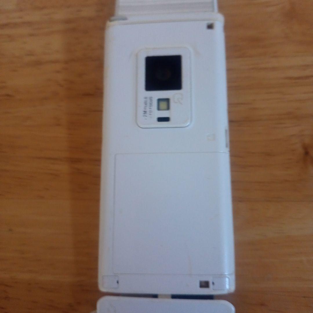 ドコモN906i 折りたたみ式携帯電話 ホワイト 2MPカメラ