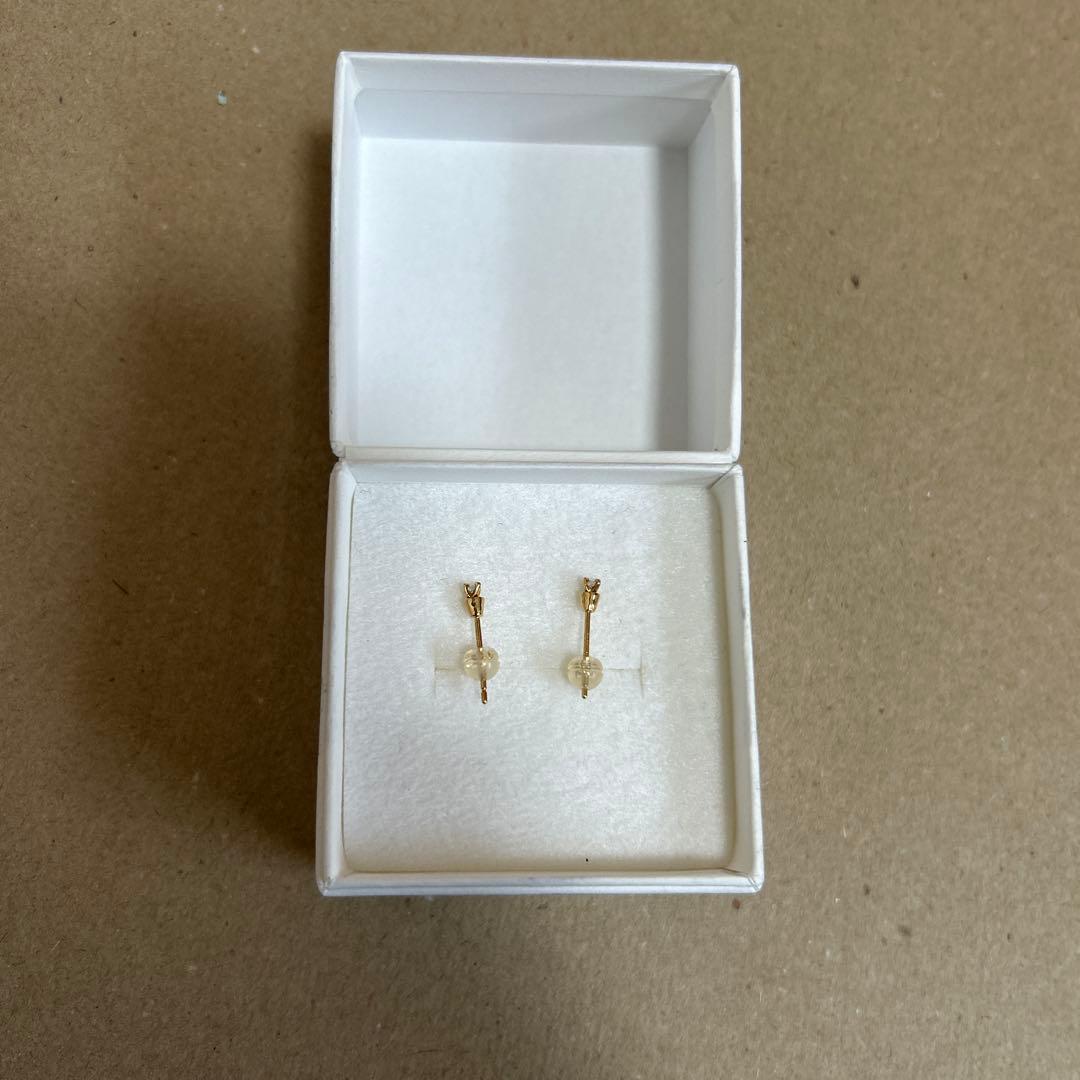 1月3日まで値下げしますe.m. ゴールド スタッドピアス　両耳用 6万円で購入