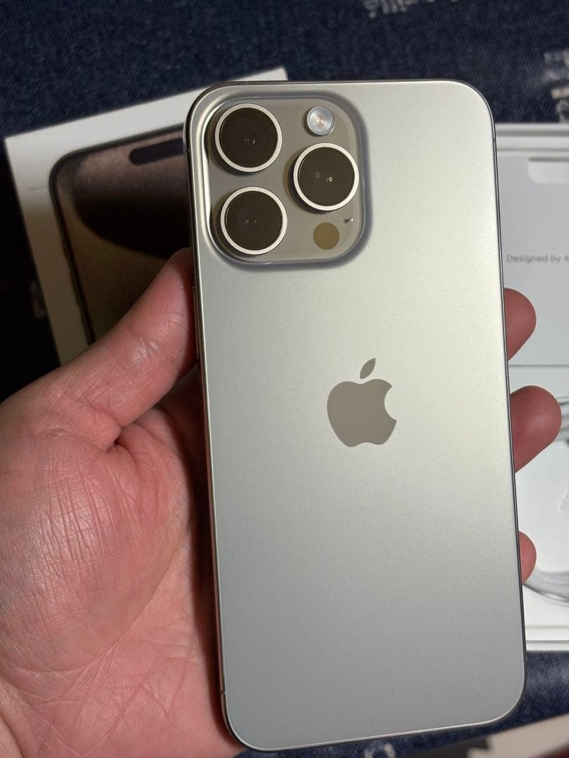 Apple iPhone 15 Pro Max 256GBシルバー 本体