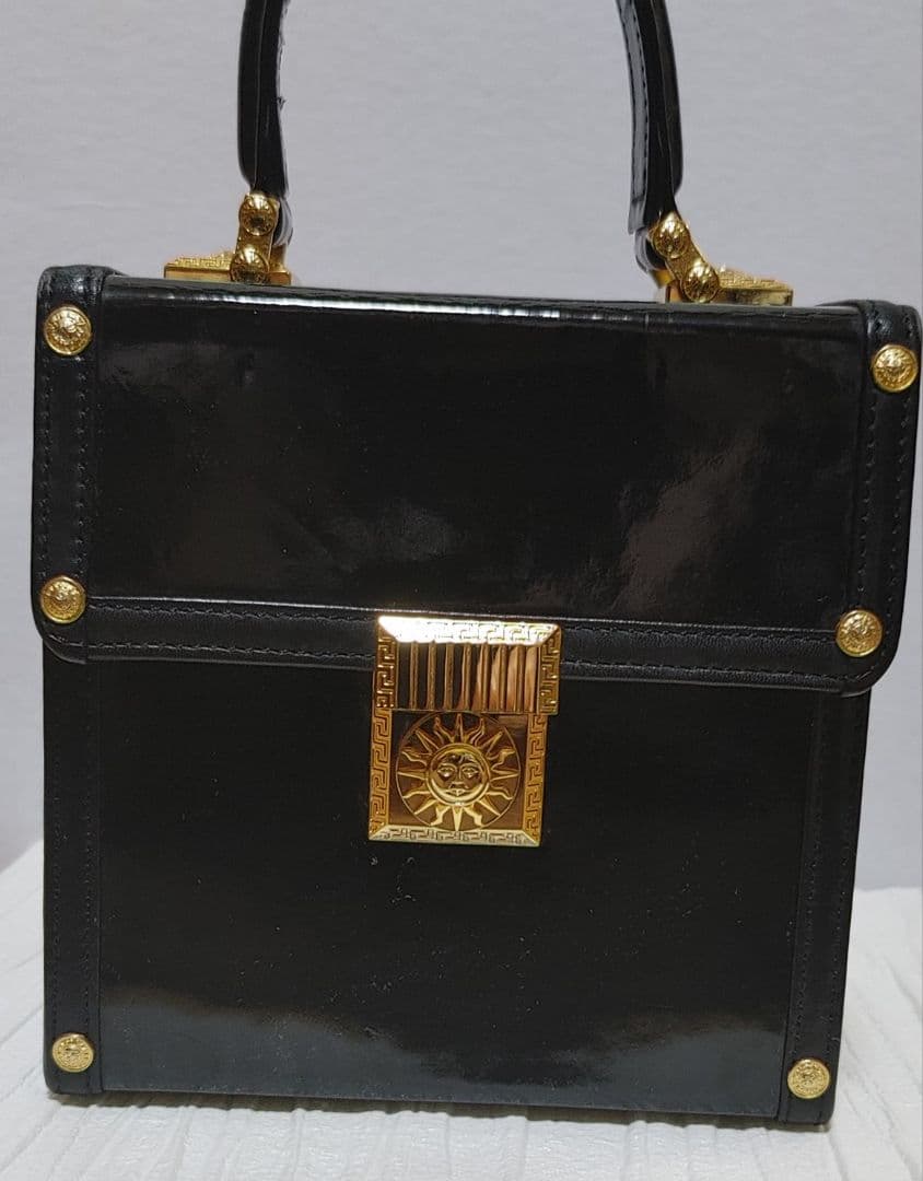 ヴェルサーチバニティバック