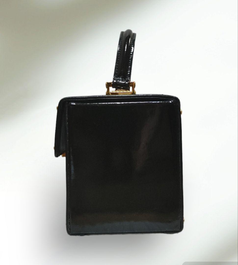 ヴェルサーチバニティバック