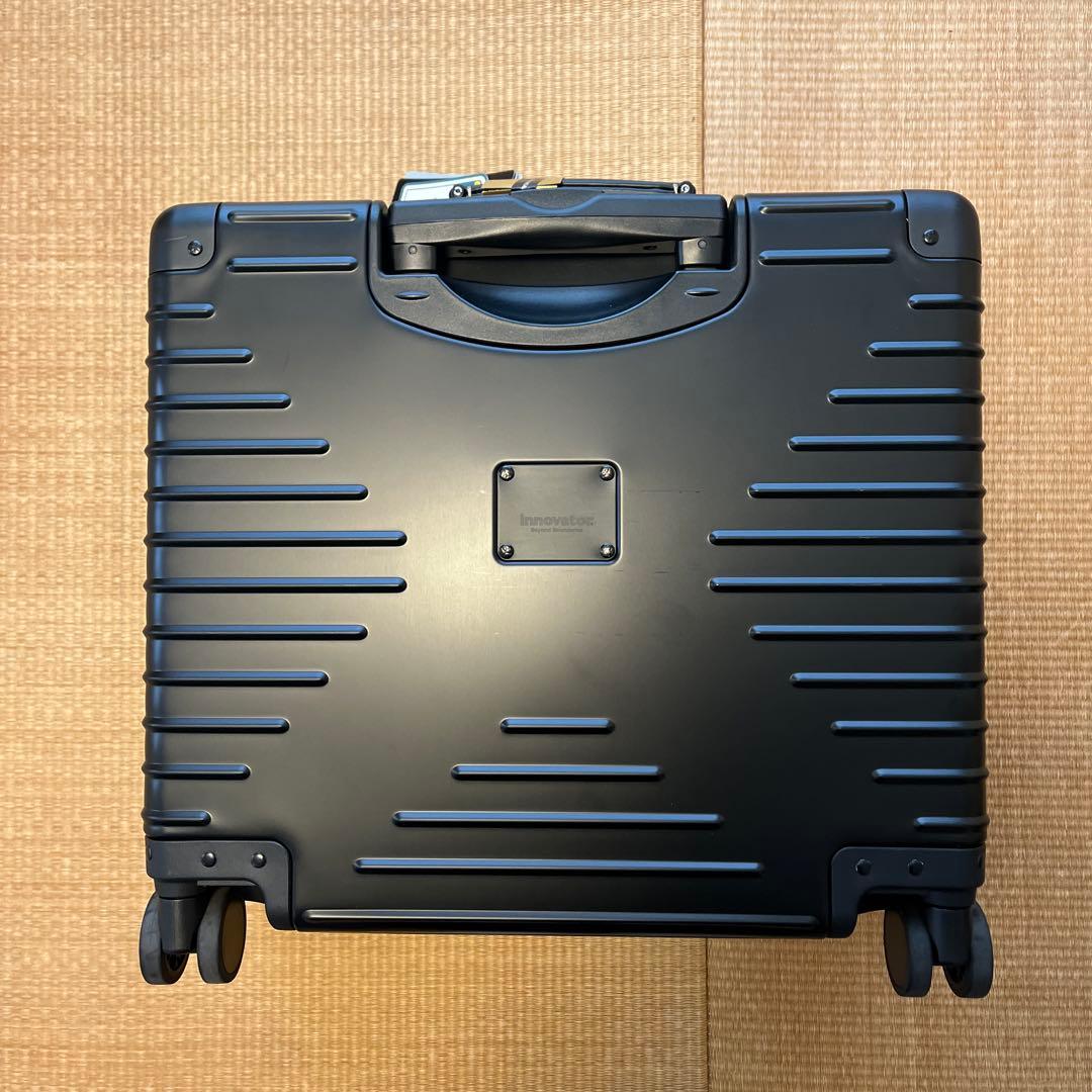 イノベーター アルミ スーツケース 42l ブラック