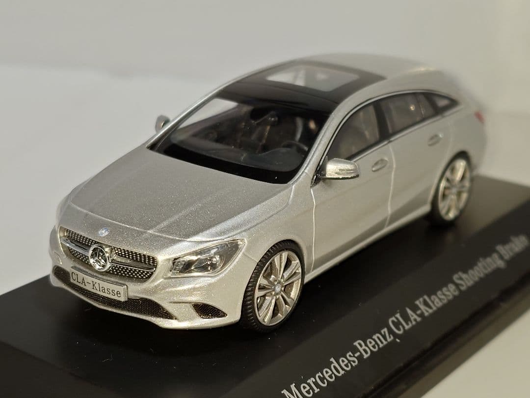 メルセデスベンツ CLAシューティングブレーク 1/43 ミニカー シルバー