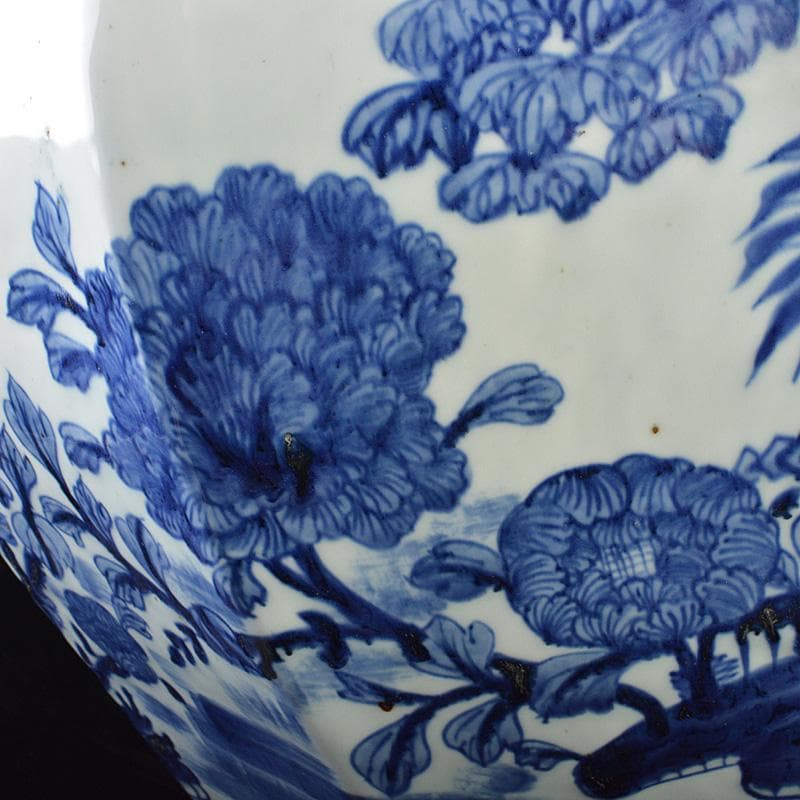 中国　景徳鎮製款　青花　神獣花文　八角面取瓶　高さ約48cm　V　R7338F