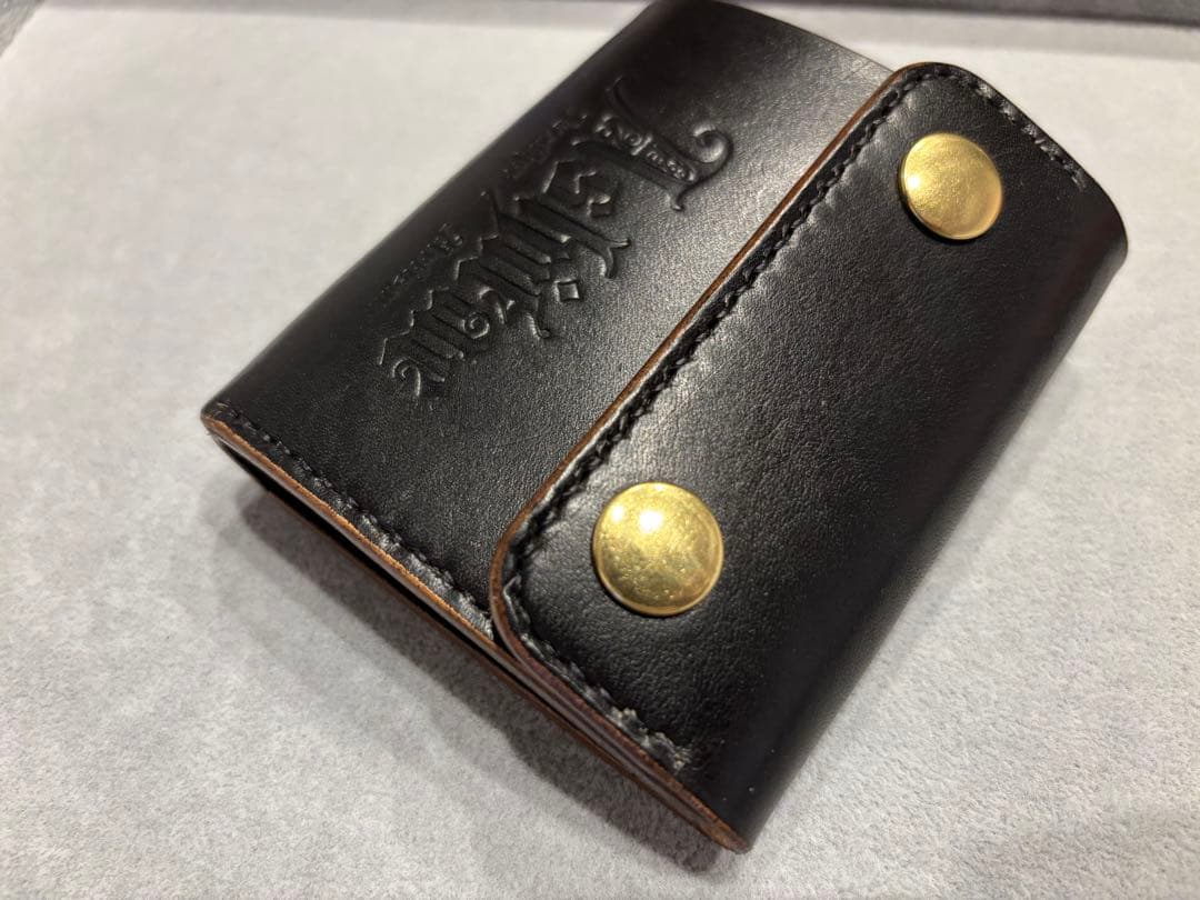 コンパクトウォレット　財布　二つ折り　ブラック　本革