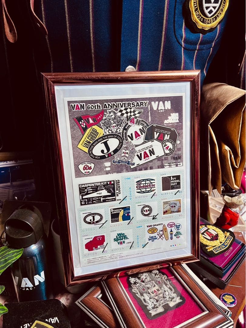 VAN 額装された60th anniversary記念シート複製版です。