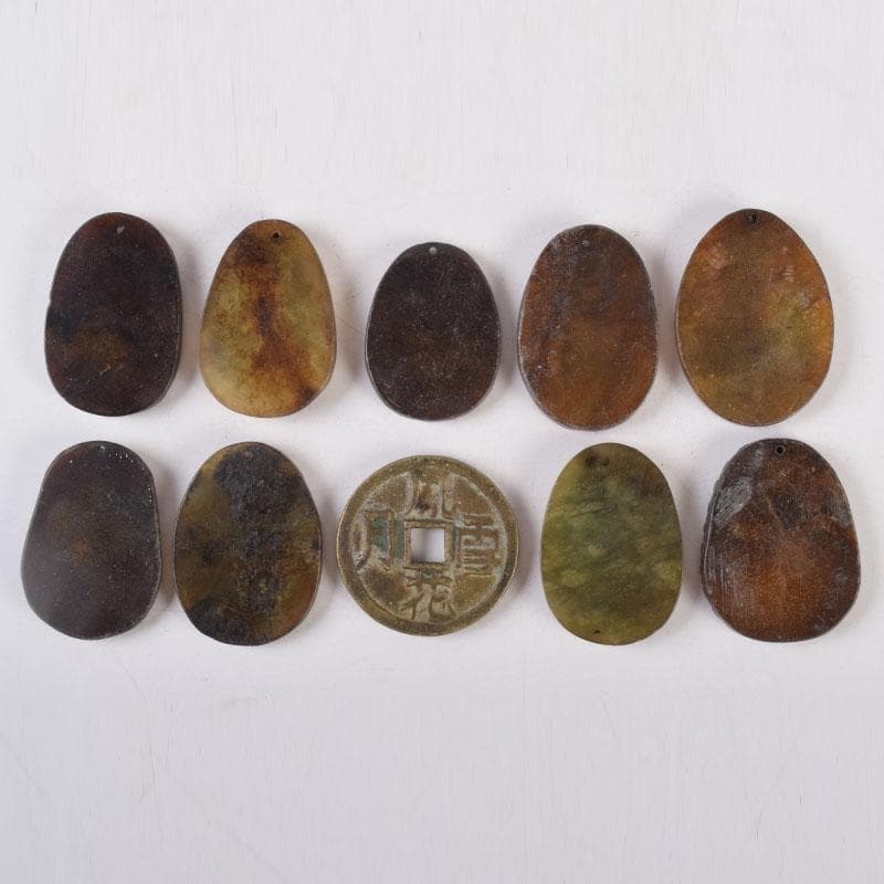 中国　玉石彫刻　観音像・動物など　根付　置物　10点　C　8447