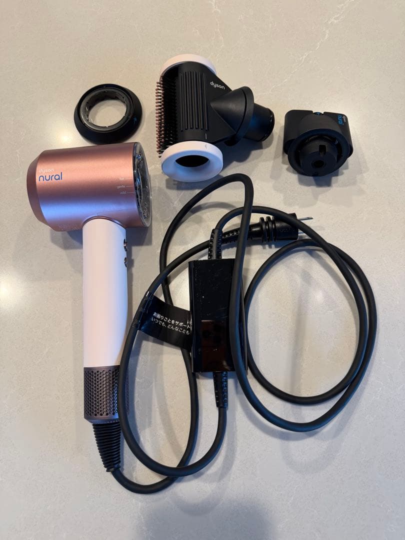 Dyson Supersonic ドライヤー HD16 定価: 53,800円