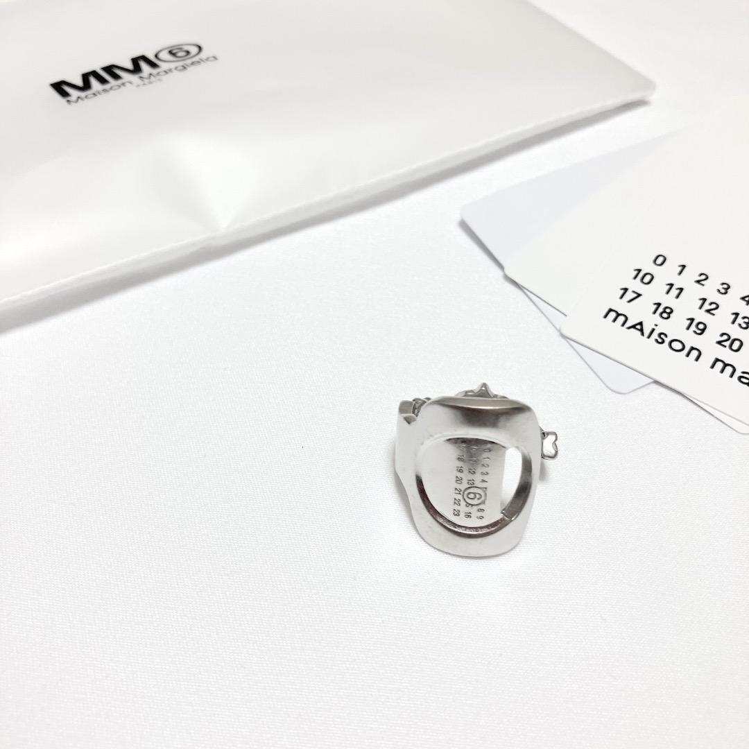 新品 6 マルジェラ MM6 25ss ブランドロゴキーリング 指輪 17938