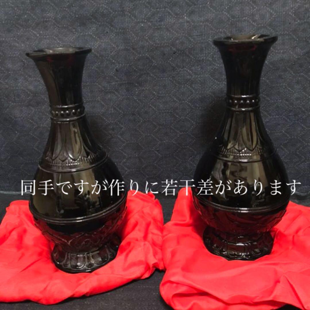 珍品　中国？　廃寺院より　黒ガラスの佛花器
