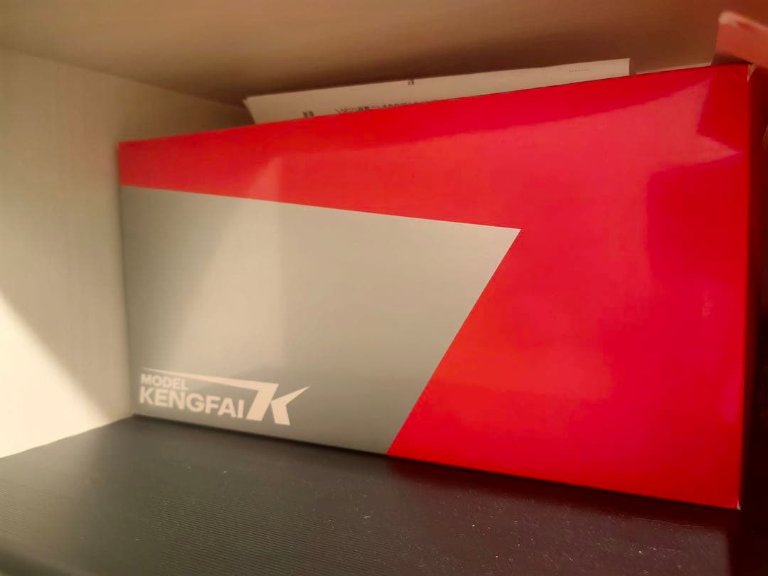 (最終限定値下げ 小汚れ要確認！)1/18アウディ R8 開閉ドア