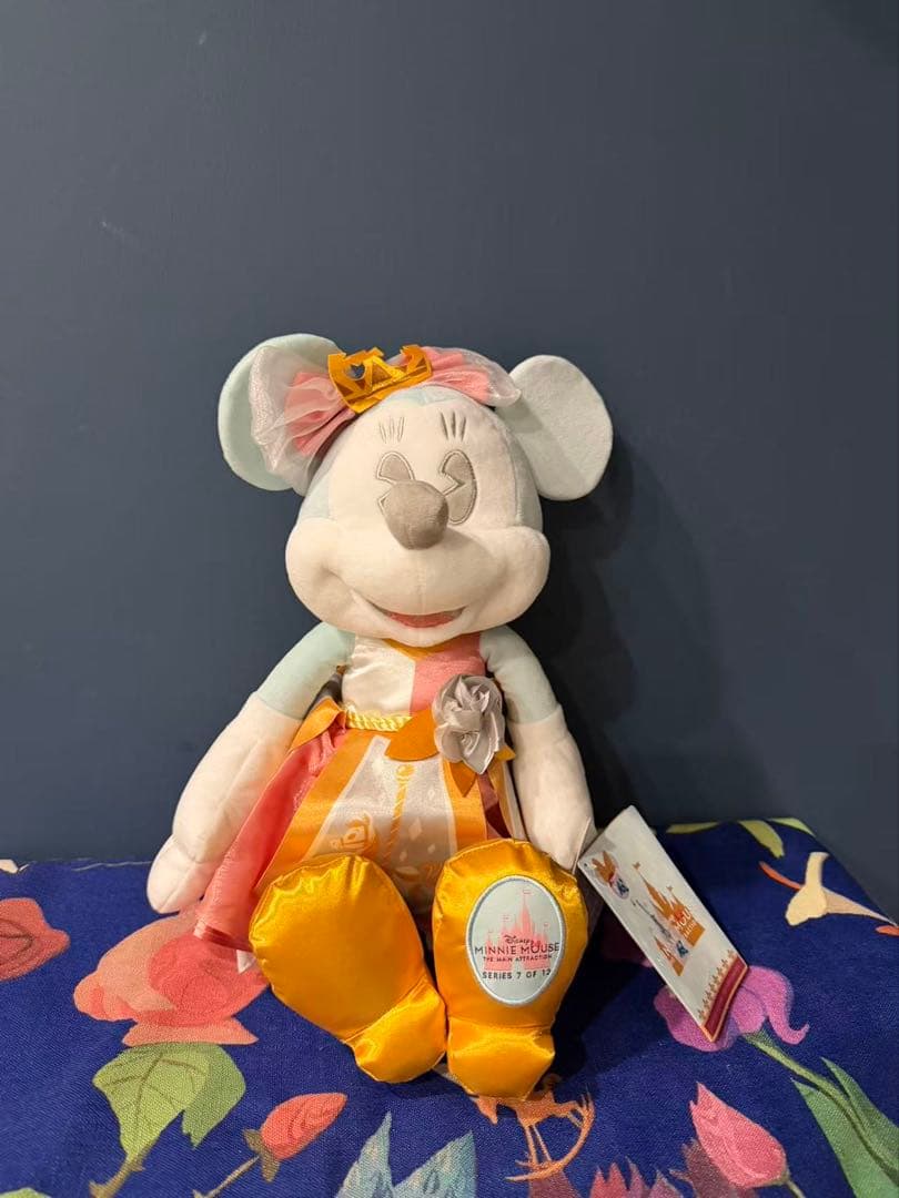 上海ディズニーストア毎月ミニーぬいぐるみ12体セット