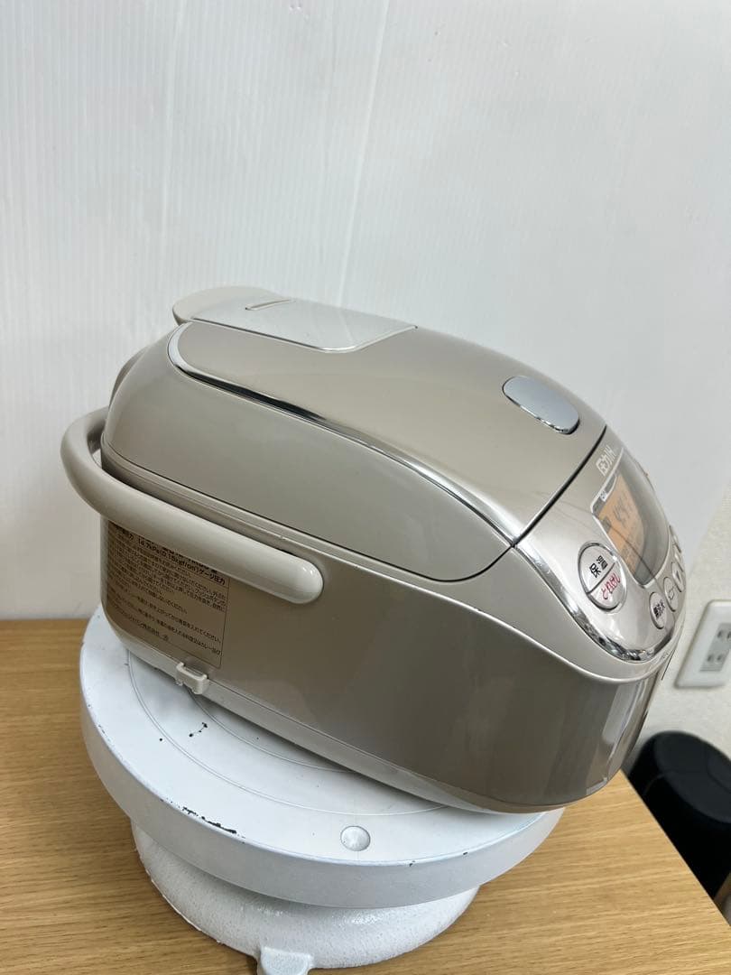 象印 圧力IH 炊飯器 NP-RK05（0.54L / 3合）　2017年製