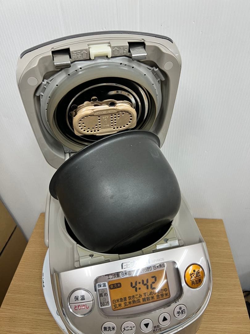象印 圧力IH 炊飯器 NP-RK05（0.54L / 3合）　2017年製