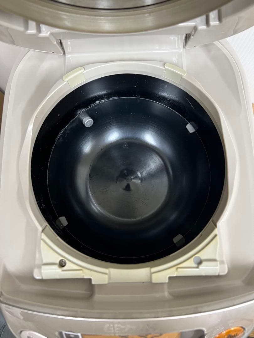 象印 圧力IH 炊飯器 NP-RK05（0.54L / 3合）　2017年製