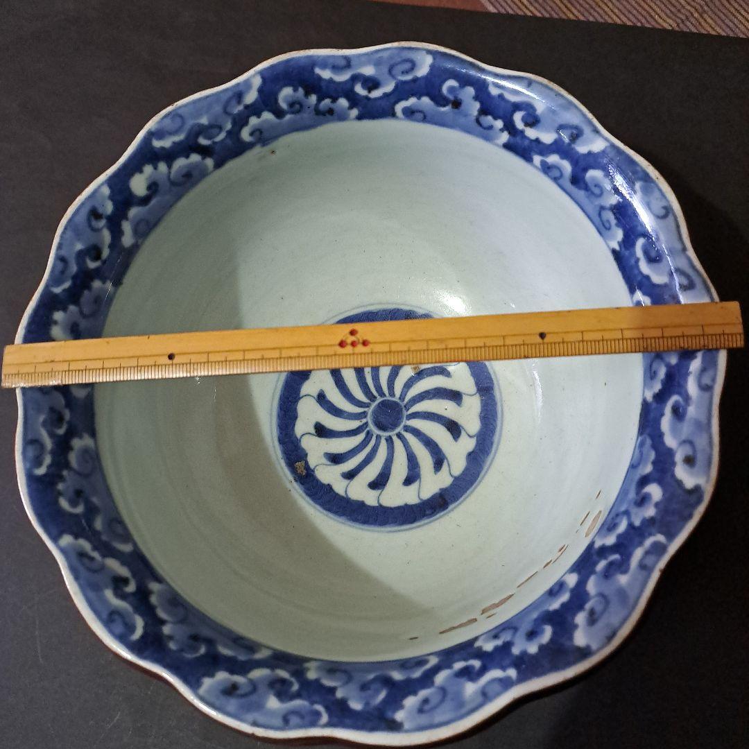 古伊万里　呉須染付青磁　深鉢　輪花赤縁　口太　高台　立割菊花図　江戸後期