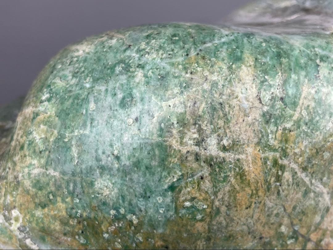 超希少 大型 ヒスイ原石 翡翠 木製台座付 鑑賞石 原石 天然石 鉱石 置物