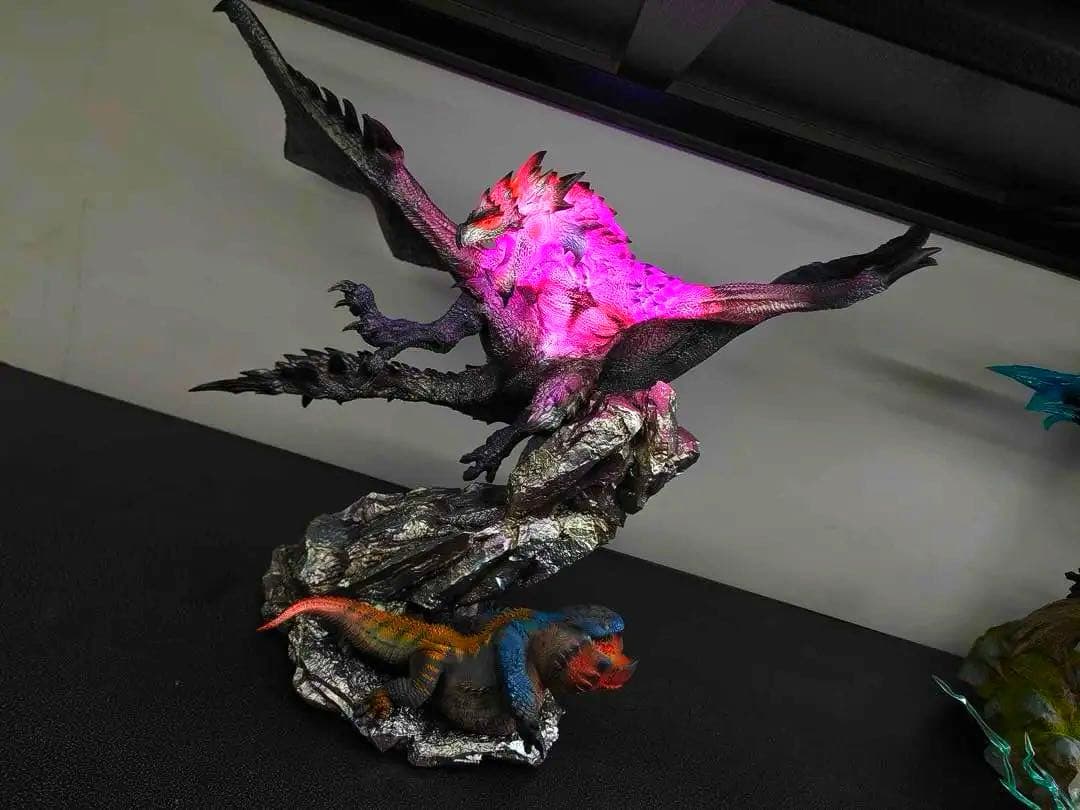 モンスターハンター リオレウス希少種 クリエイターズモデルと比較あり LED有