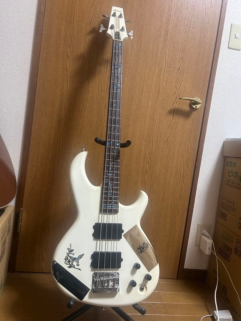 AriaproII エレキベース ホワイト