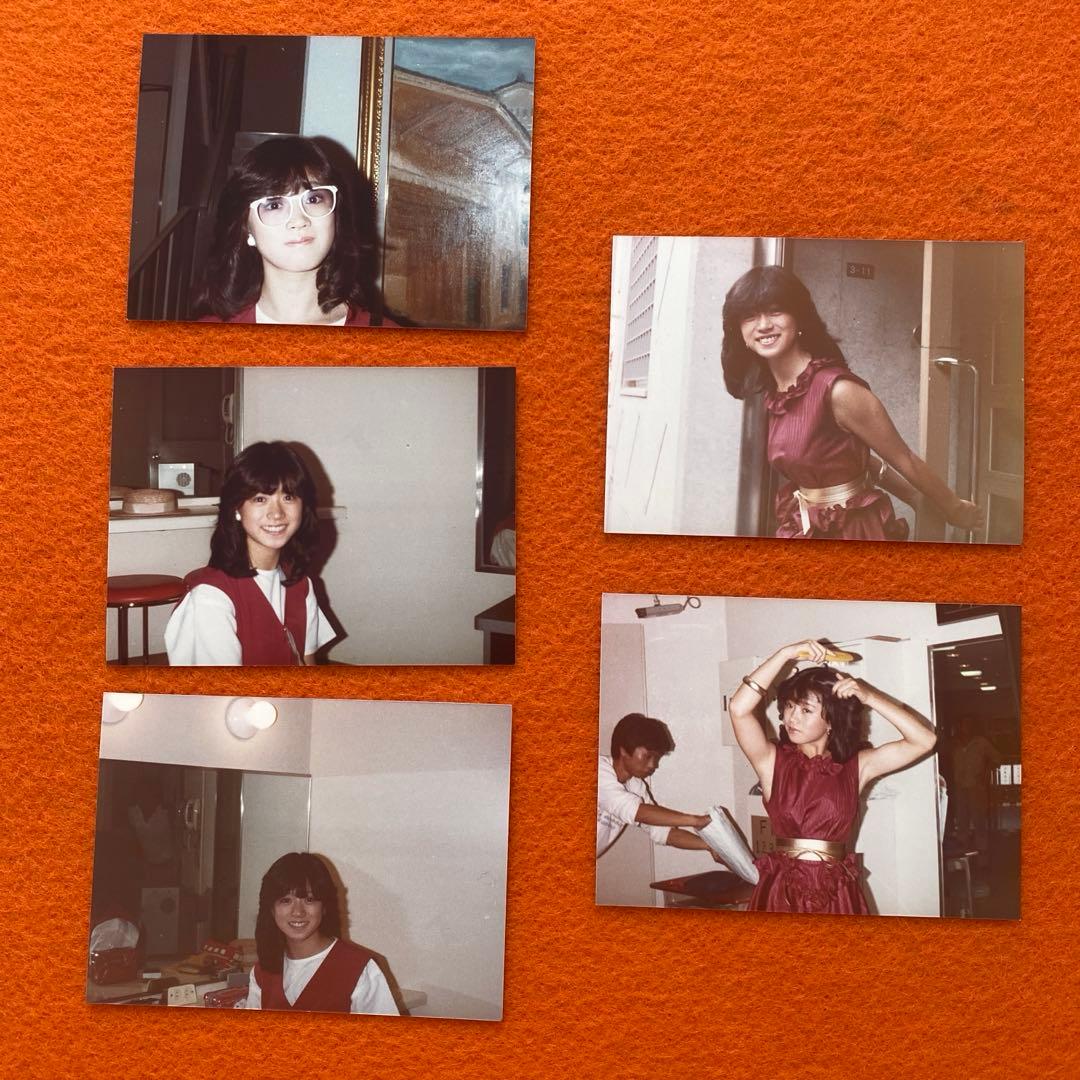 激レア　中森明菜　親衛隊ワッペン　ステッカー　生写真　ポストカード　切り抜き　他