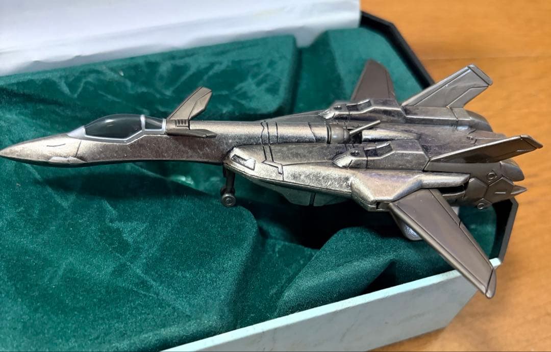 マクロスダイキャスト 童友社 YF-19