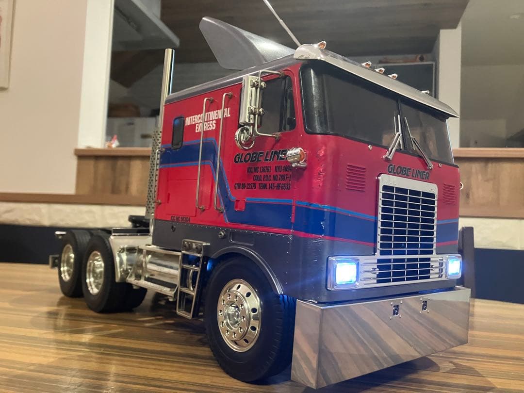 タミヤ 1/14 グローブライナー ライトユニット付き