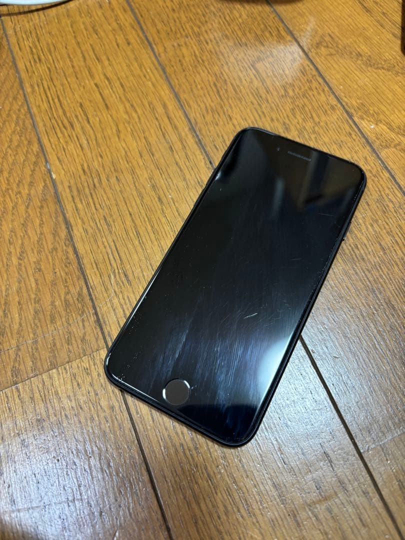 Apple iPhone se3 64Ｇおまけ多数