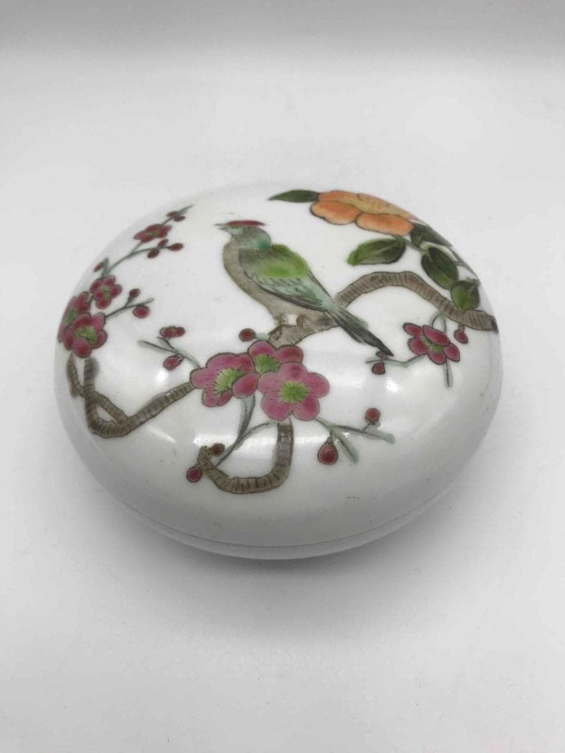 清乾隆時代　粉彩花卉吉祥鳥文香盒 印泥合子　香合　【乾隆年制】(F-45)