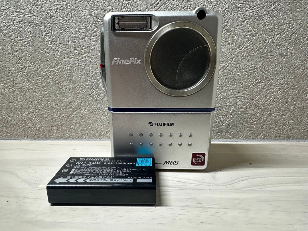 動作品【希少】FUJIFILM FinePix M603 富士フィルム デジカメ