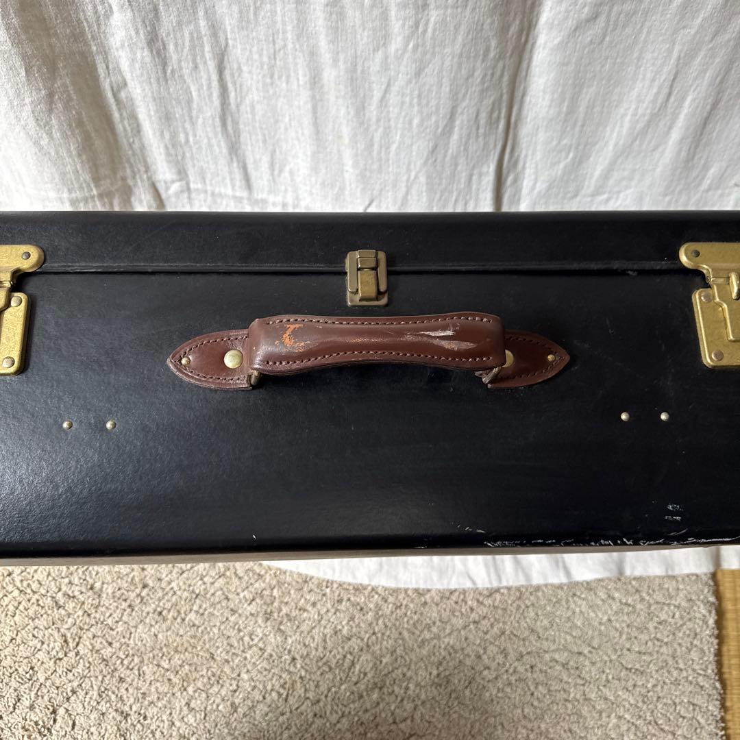 グローブトロッター大型黒いキャリーケース