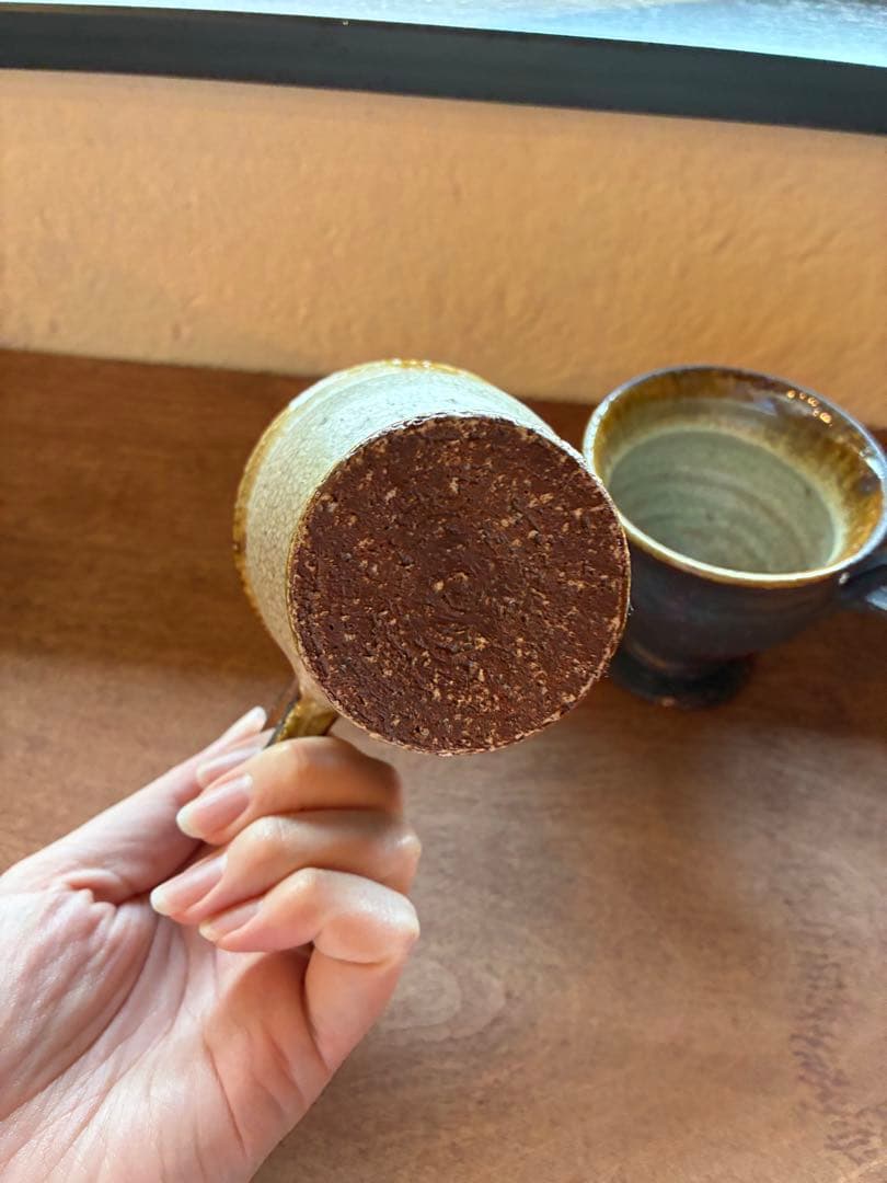 唐津焼　白と黒の陶器カップ2個セット