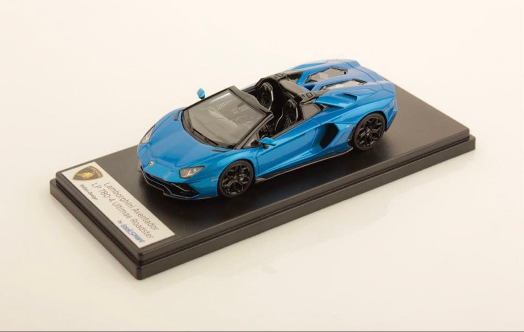 ルックスマート 1/43 ランボルギーニ アヴェンタドール ウルティメ