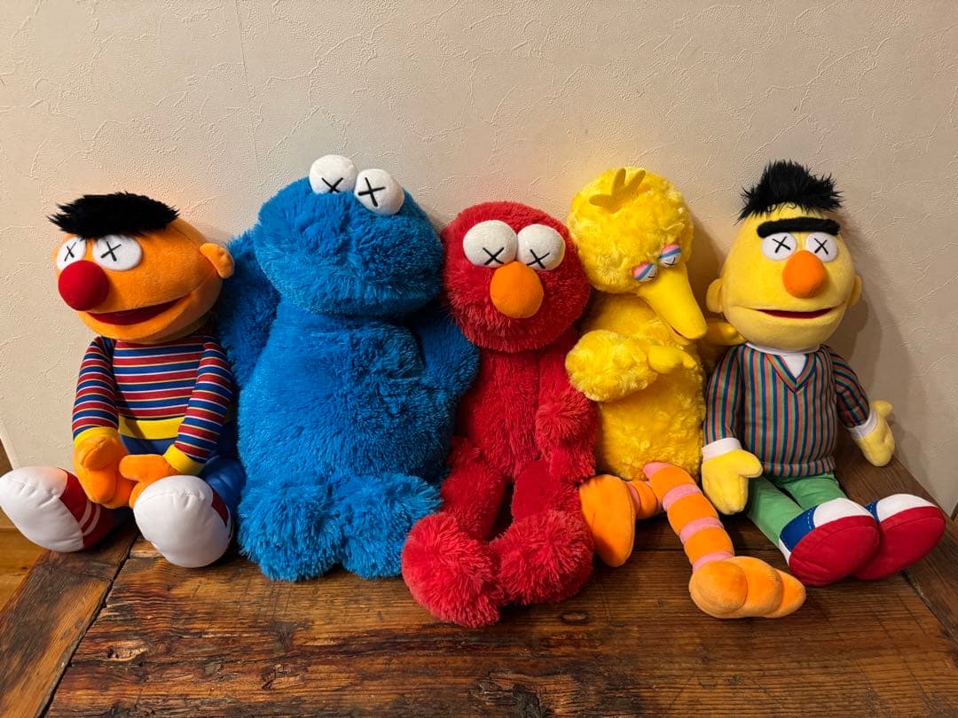 タグ付 カウズ セサミストリート コンプリート 5体 Kaws