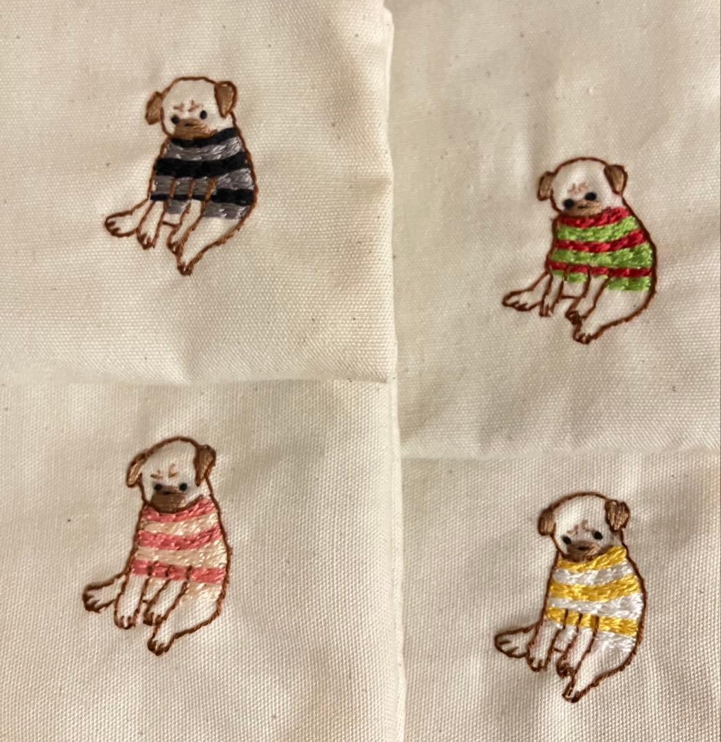 シー様オーダー　刺繍　ハンドメイド　巾着　パグ　犬　手刺繍　キナリ　巾着ポーチ