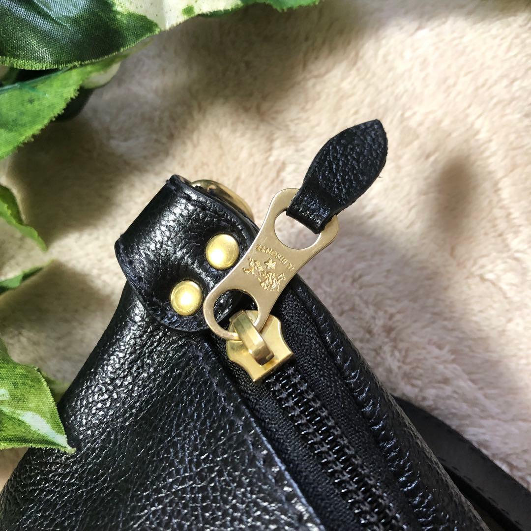 くろ　未使用♡ イルビゾンテ　クロスボディバッグ　ブラック　オールレザー