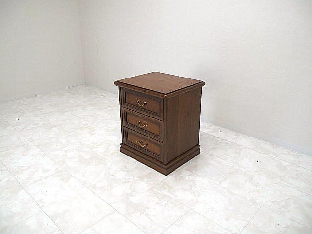 展示品　イタリア　キャメルグループ ウォールナット材ベッドサイドチェスト