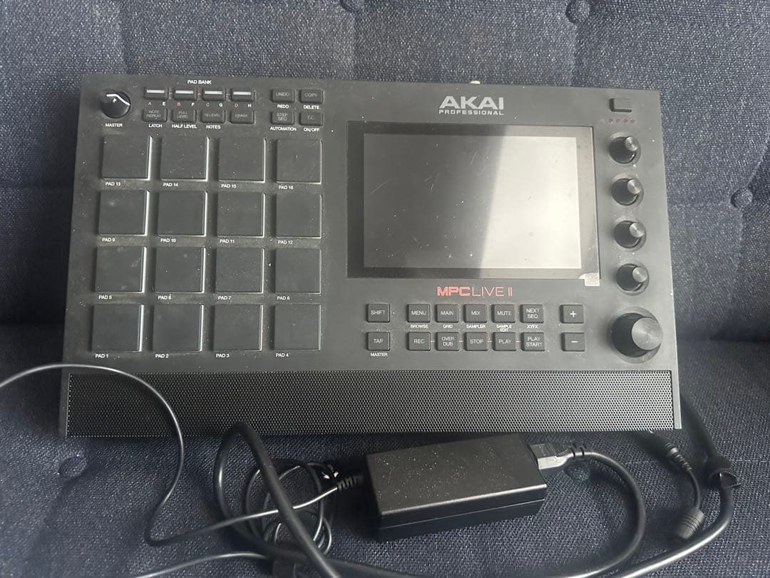 AKAI MPC Live IIスタンドアロン サンプラー