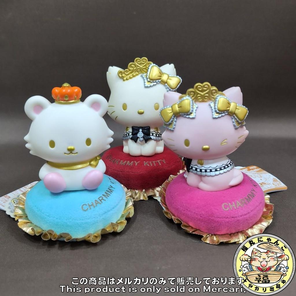 チャーミーキティソフビドールonクッション ゴールドデザインシリーズ