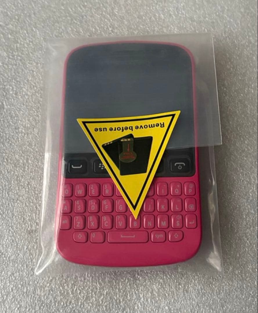 新品 ピンク SIMフリー BlackBerry 9720 ブラックベリー 本体