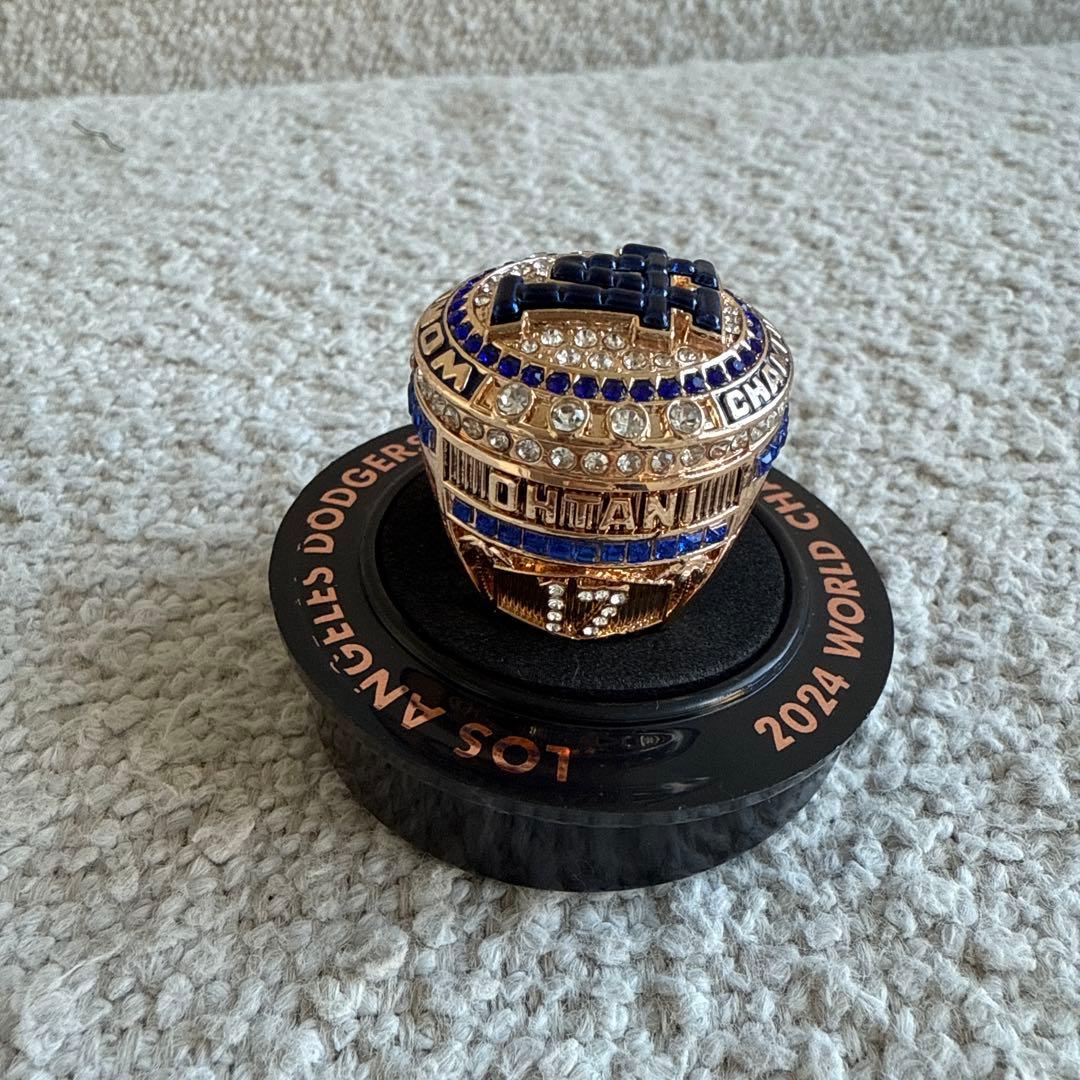 大谷翔平　ドジャース　優勝リング