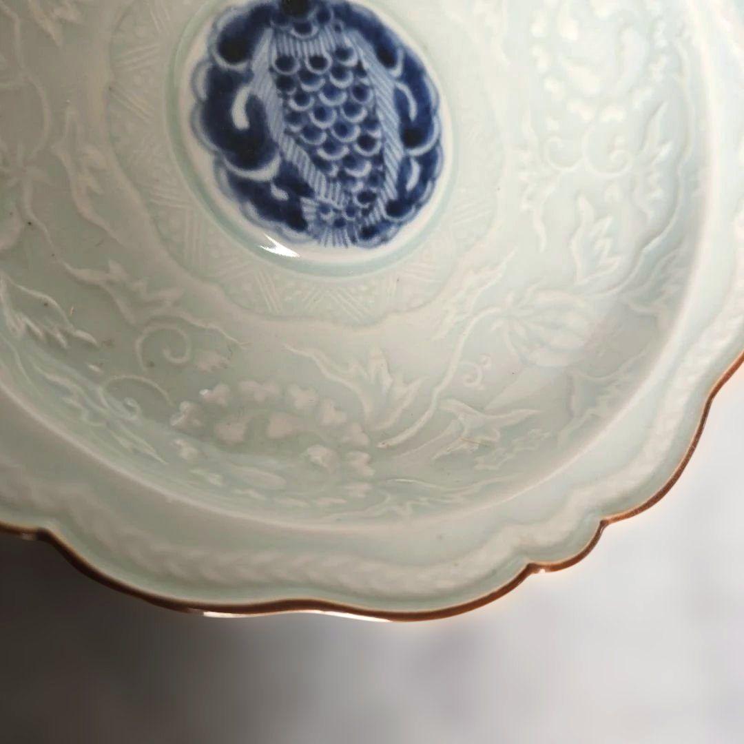 古伊万里　染付　陽刻　深皿　江戸時代　アラベスク　金直し　金継ぎ　骨董　和骨董