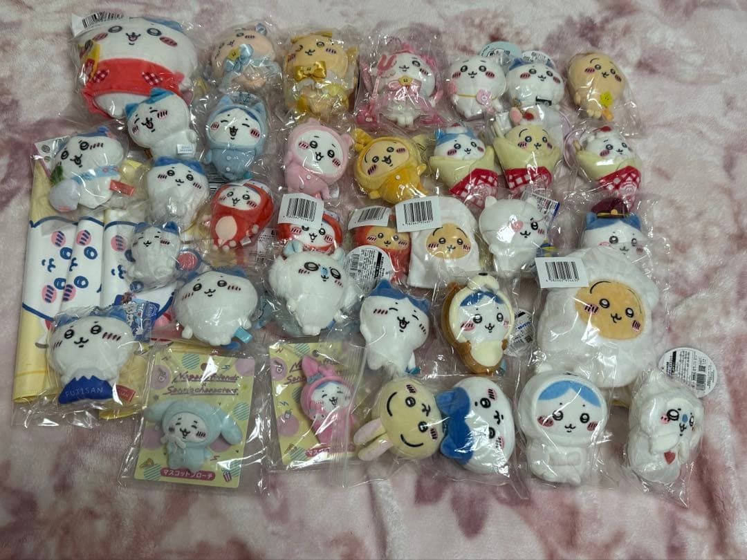 ちいかわ　マスコット　缶バッジ　アクリルチャームetc…