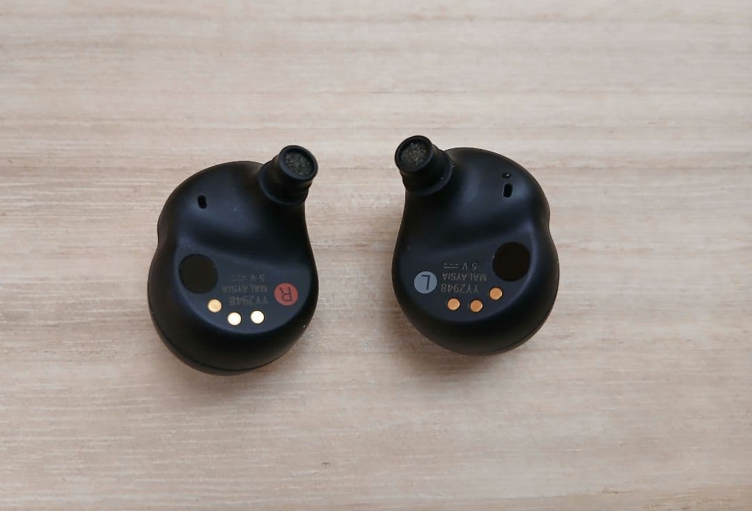 SONY　WF-1000XM4　ワイヤレス　ノイズキャンセリング　イヤホン　②