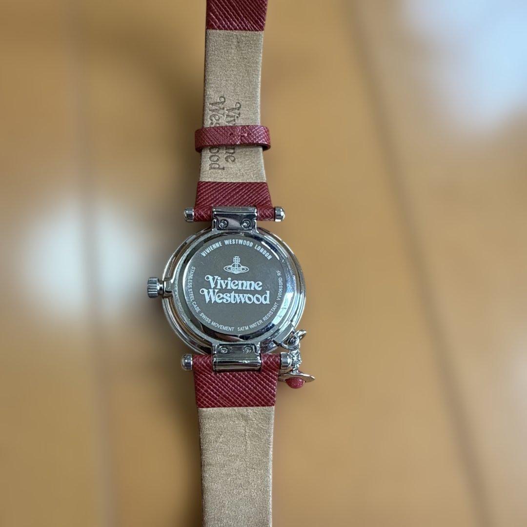 Vivienne Westwood 赤色　時計