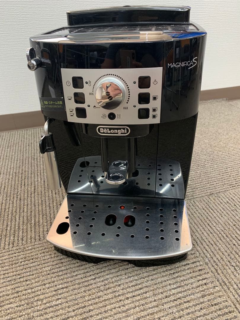 DeLonghi Magnifica S コーヒーメーカー　ECAM22112