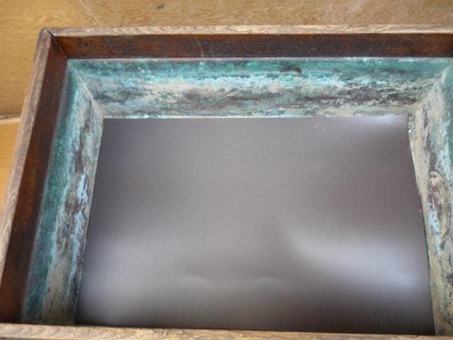 長火鉢（関東火鉢）　ケヤキ材　火箸・灰ならし・猫板付き