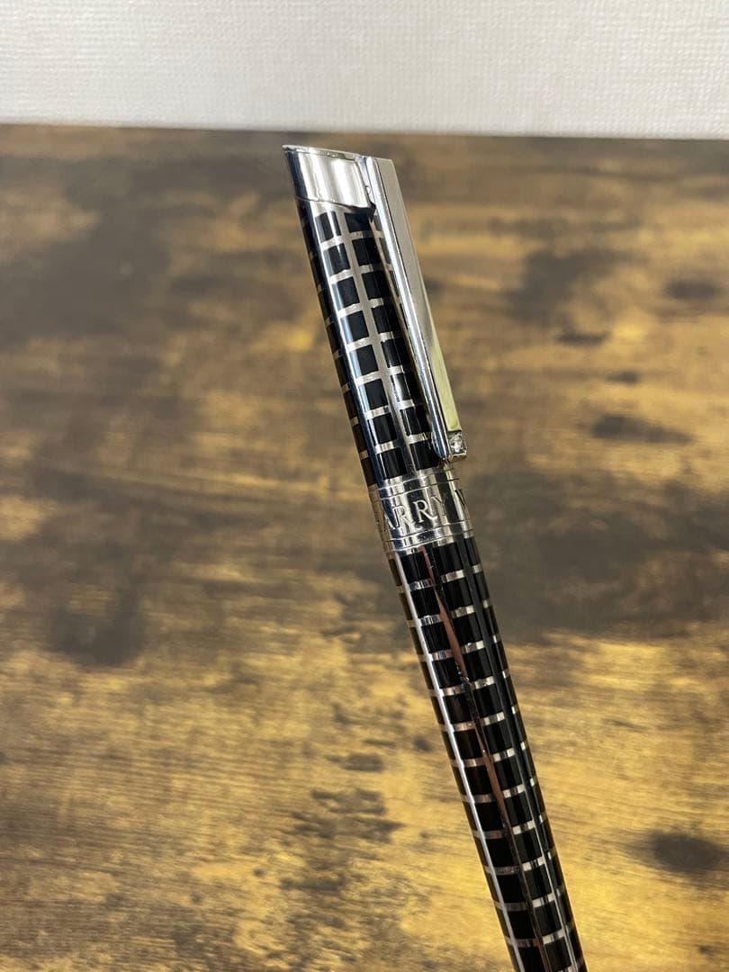 シリアルナンバー　ダイヤモンド　パラジウム仕上げ　ハリーウィンストン　万年筆