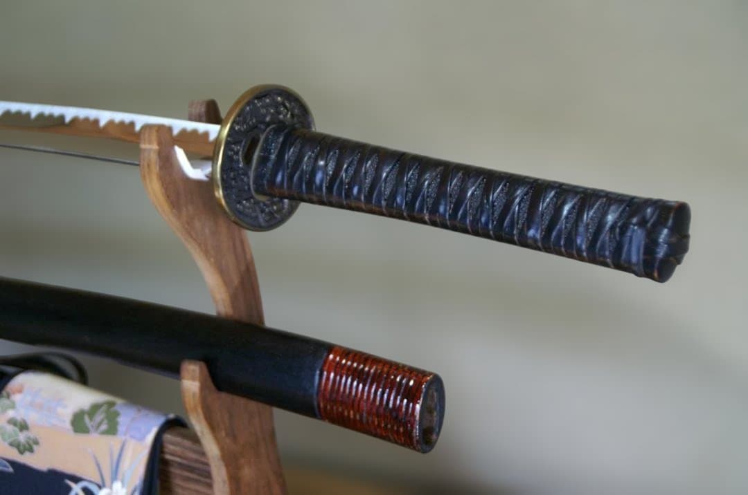 1月は年金無い、　投売　模擬刀　 黒革巻柄　腰藤巻　変わり塗鞘　７１.５cm