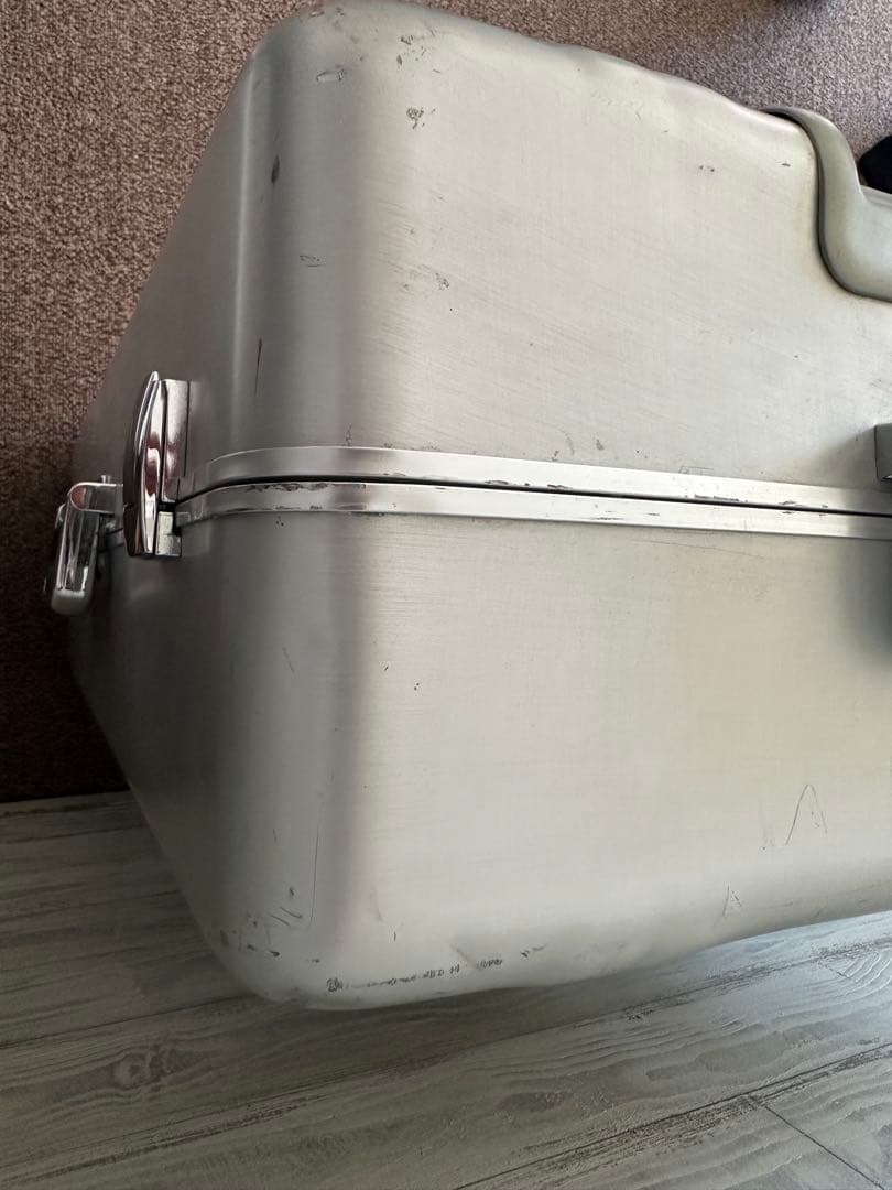 ゼロハリバートンシルバー キャリーケース 2輪 ハンドル付き